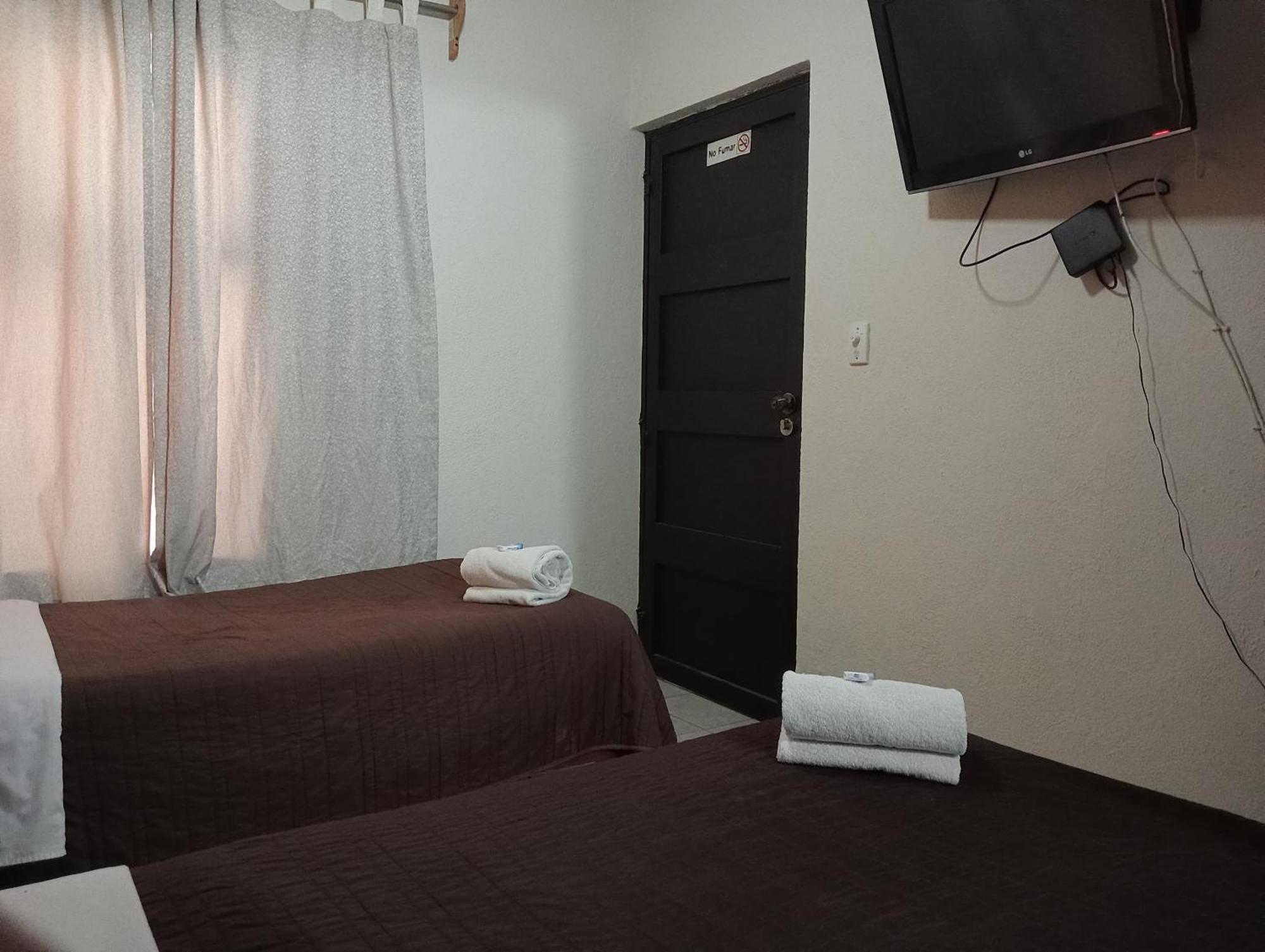 Residencia San Pablo Hostel Queretaro Exterior photo